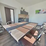 Apartma Na Hane דירה *