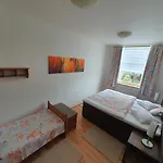 Apartma Na Hane דירה *